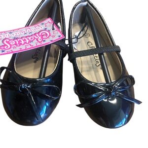 NWT Chatties Size 5/7 Black Patent Leather Kids Flats w/ Bow Detail